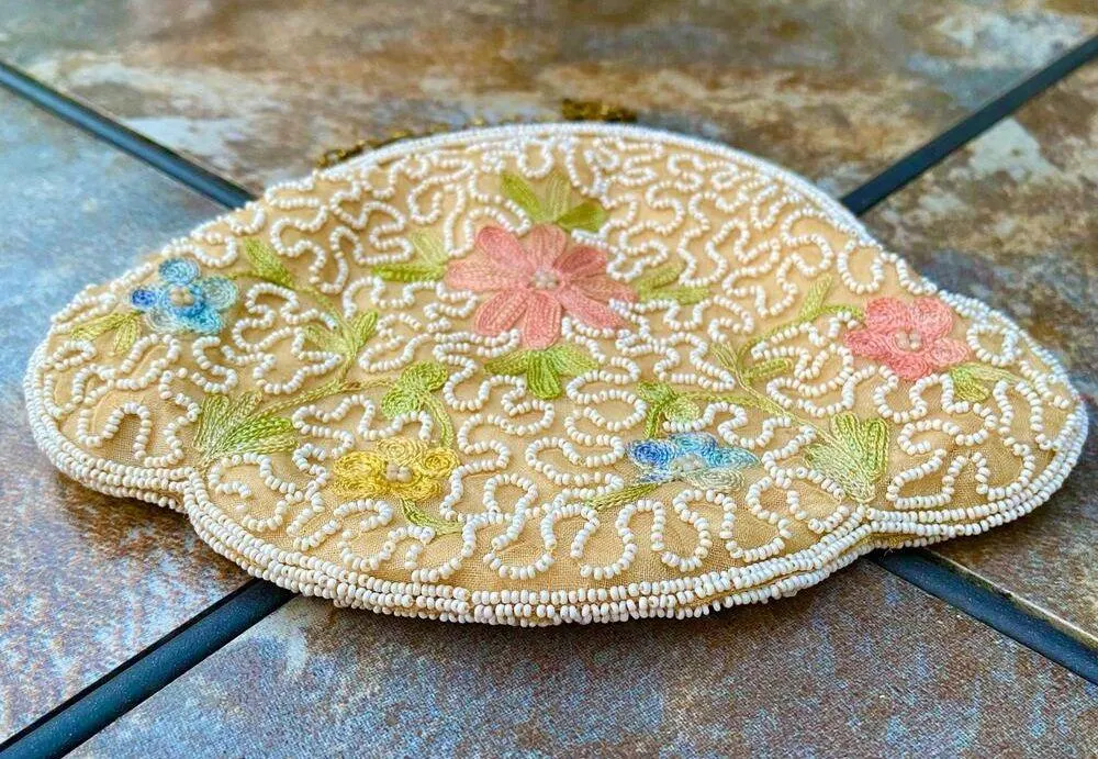 Vintage Beaded Embroidered Satin Evening Purse with Unique Floral Design - Image 5