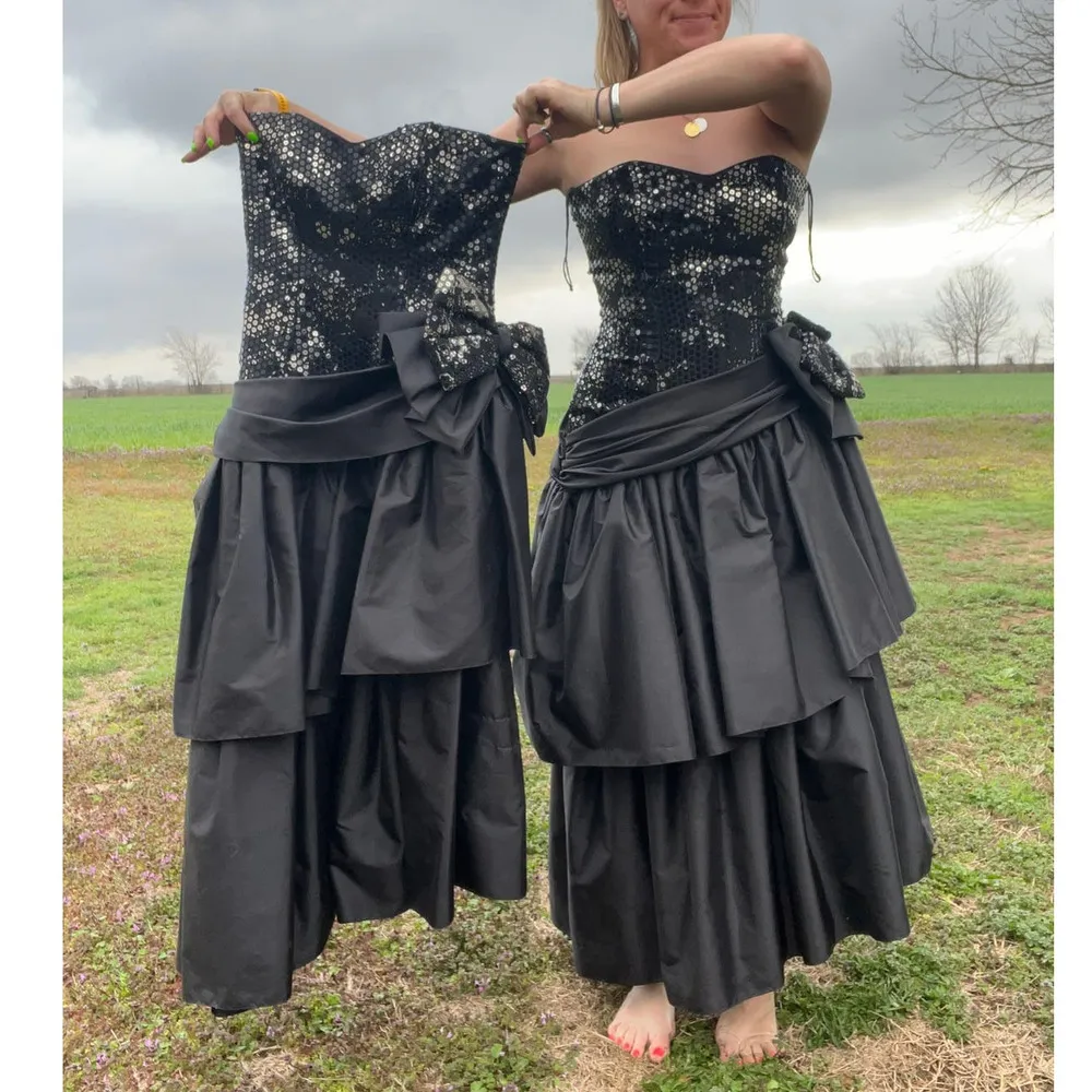 Vintage 80s Black Sweetheart Strapless Ruffles Bow Sequin Tiered Prom Dress SM - Image 4