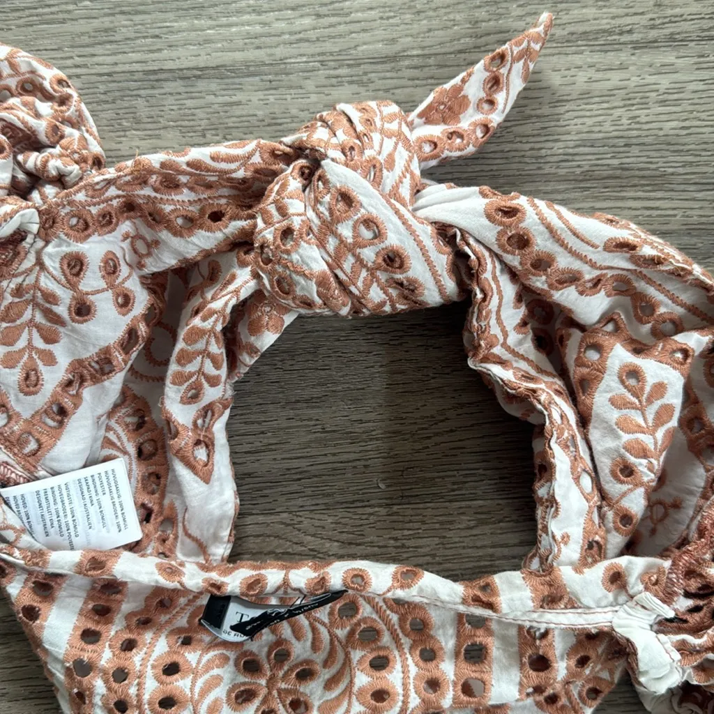 Bardot Puff Sleeve Top Eyelet Croquette Front Tie Resort Wear XS - Image 7