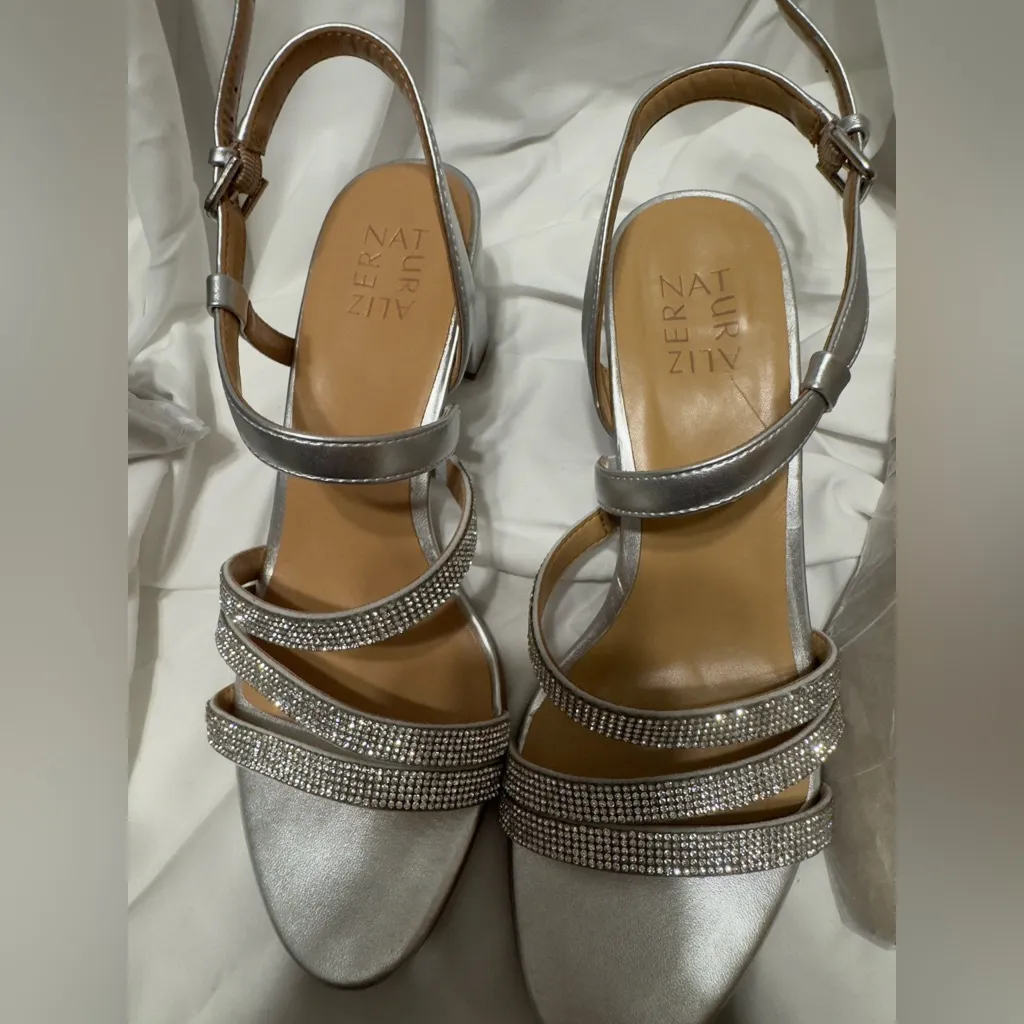 Naturalizer Bridget4 Silver Strappy Rhinestone Sandal Size 9M Block Heel- New! - Image 11