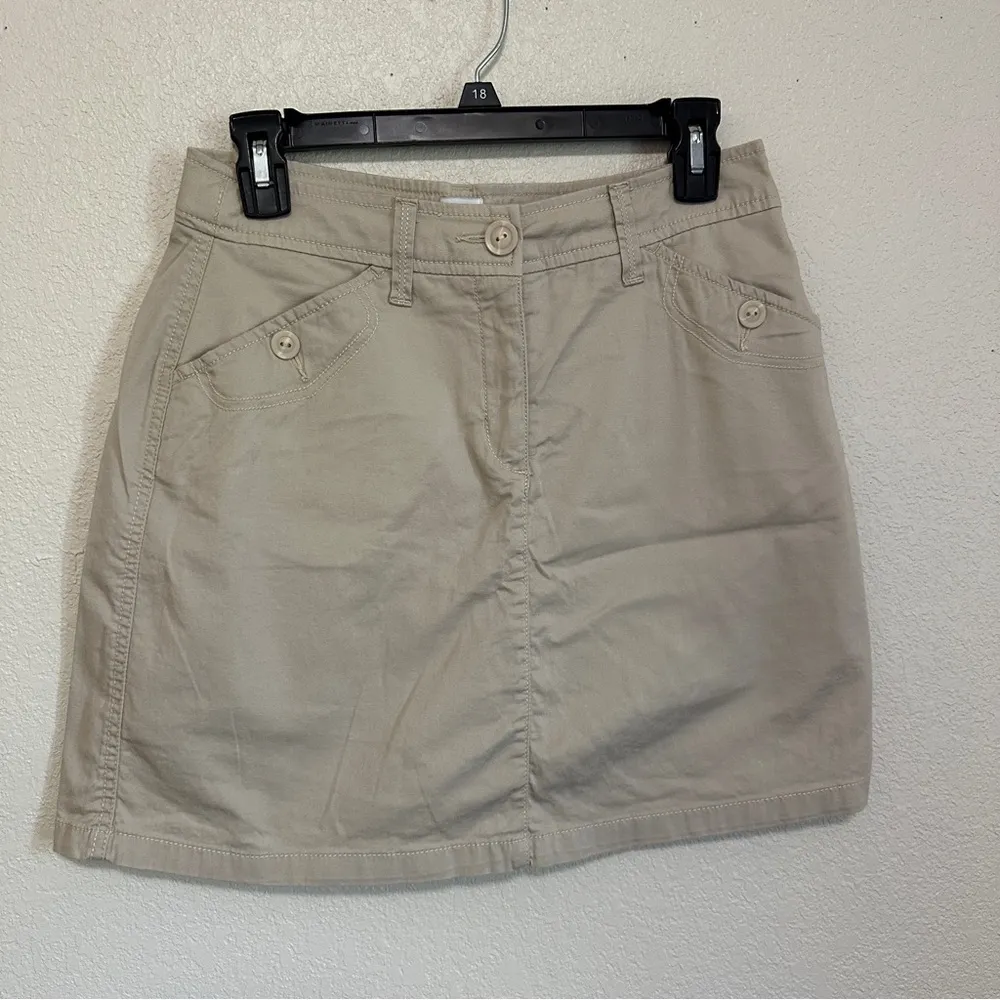 Women’s Croft & Barrow Khaki Cargo Stretch Skort Mini Skirt Size 6 - Image 2