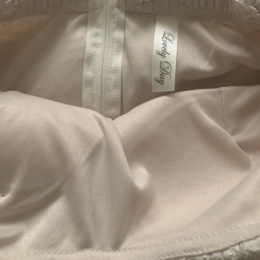 WHITE LACE DRESS - Image 5