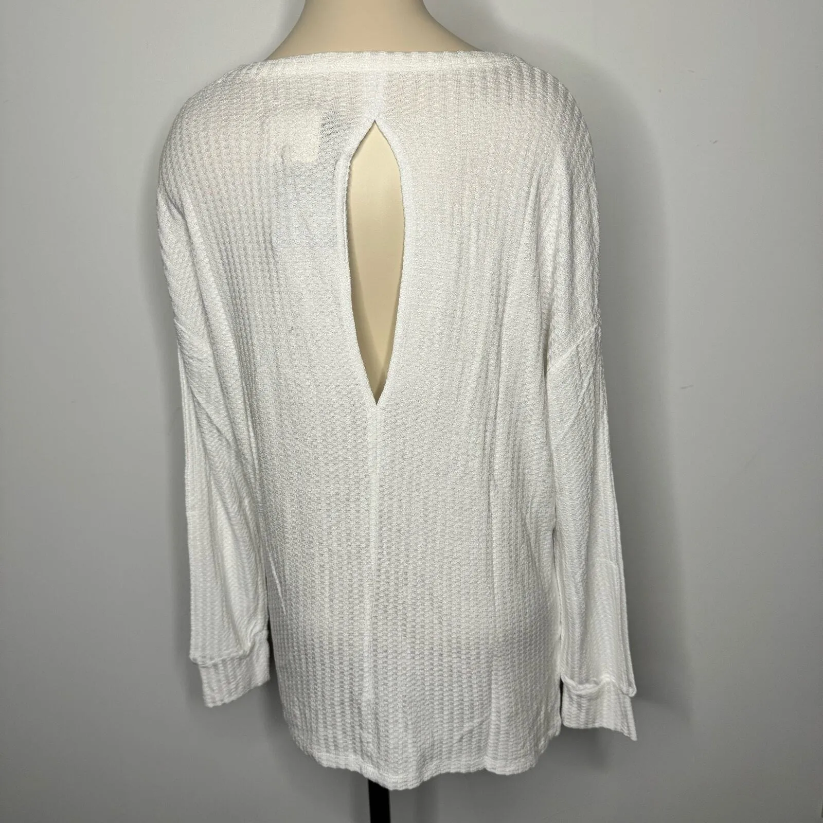 Chaser Women's Small Waffle Knit Keyhole Back Top White Scoop Neck Blouse NWT - Image 3