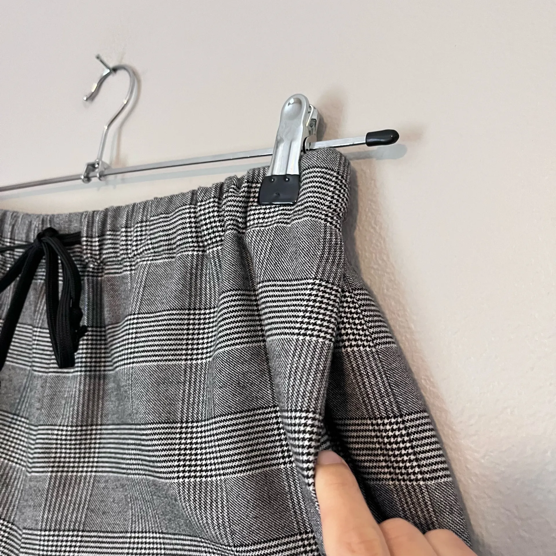 The Group by Babaton Aritzia Jimmy Pull On Flannel Pant Gray Plaid M - Image 5