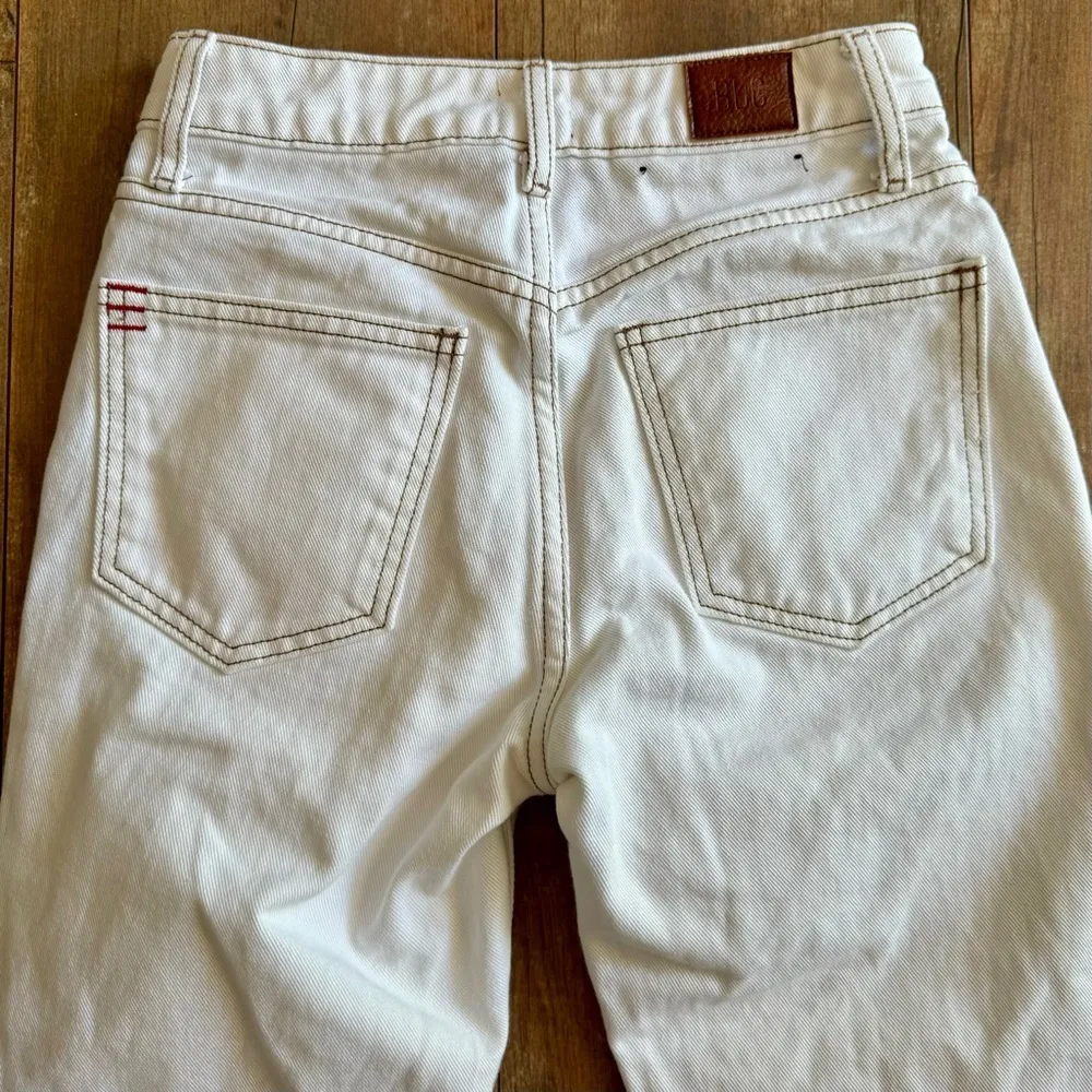 Urban Outfitters BDG High Waisted Mom Jean White Denim Torn Distressed Size 24 - Image 8