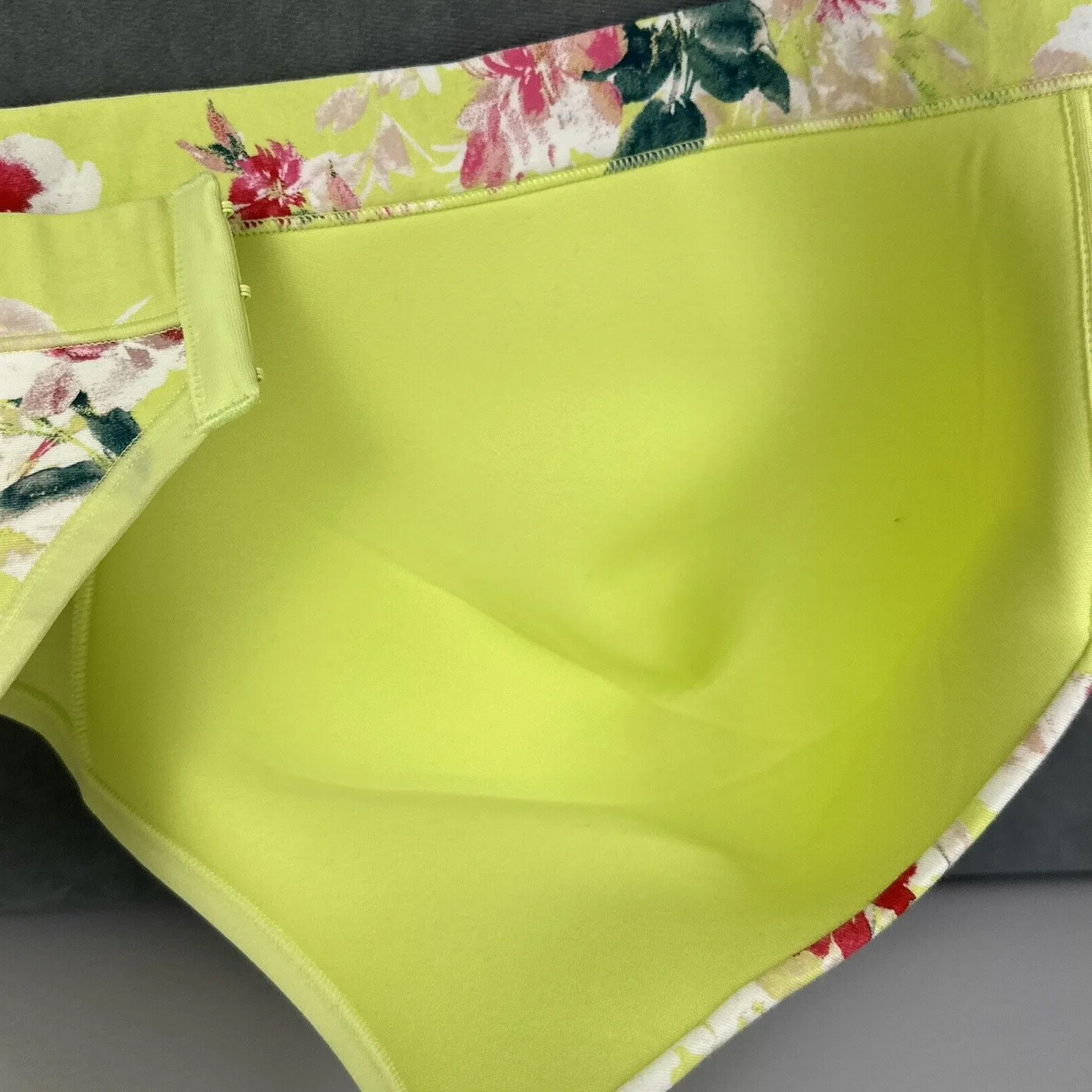 New Cacique Lane Bryant Lightly Lined No Wire Bra 54C Light Bright Green Floral - Image 10
