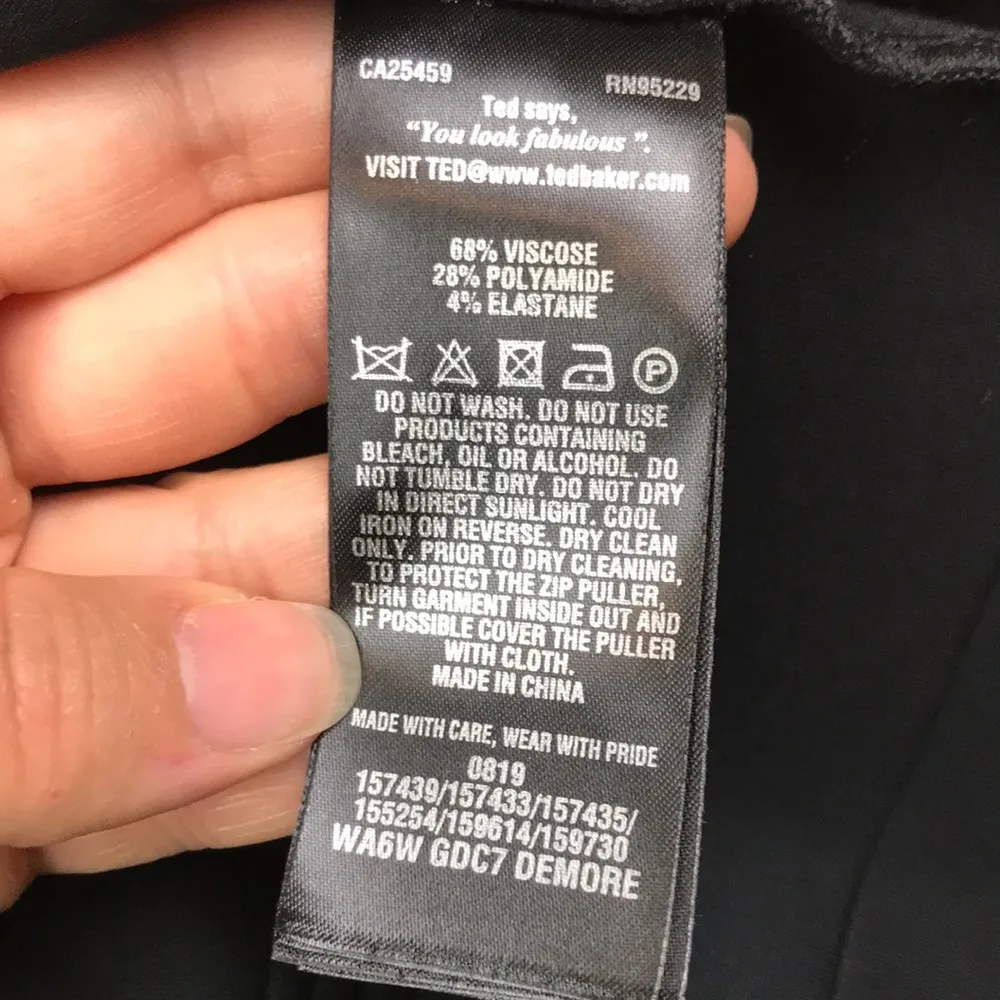 Ted Baker Women’s Color Block White Black Ribbed Bandage Ruffle Hem Dress Size 6 - Image 9