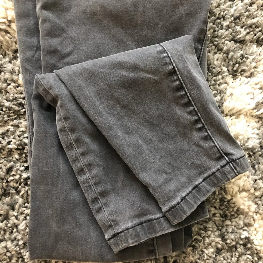 Burberry Brit Faded Black High-Rise Skinny Jeans - Image 6