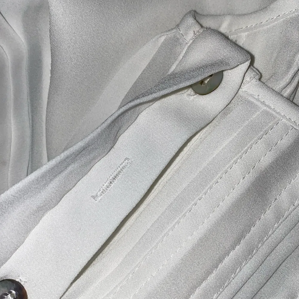 DANIEL RAINN pleated semi sheer sleeveless top hidden abalone buttons size 2X - Image 10