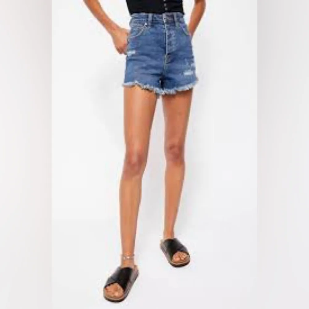 We The Free People Curvy High Rise Short Fray Hem Button Fly Womens Size 26 - Image 8