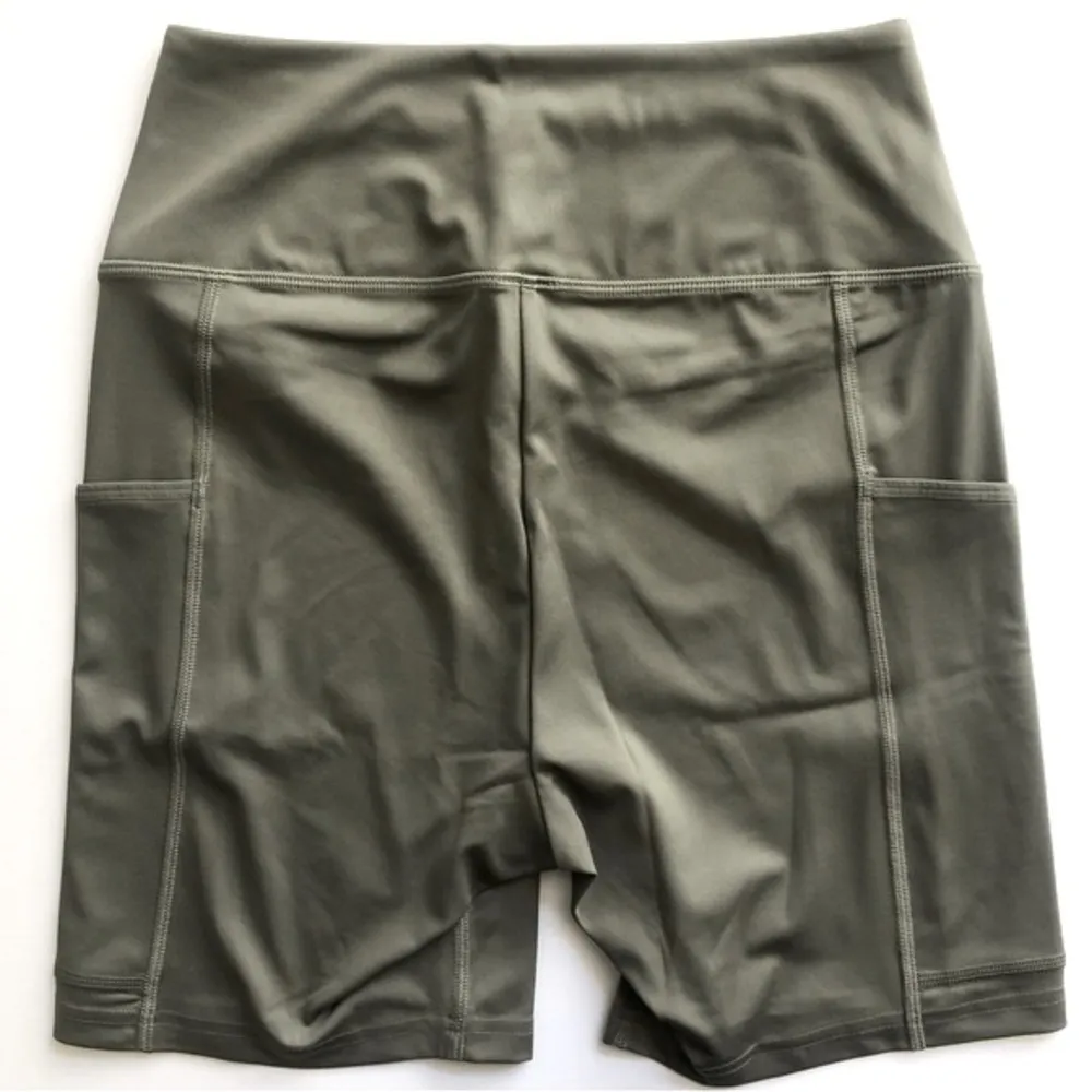 M/S Pocket Shorts & Ruched Sports Bra Set - Image 4