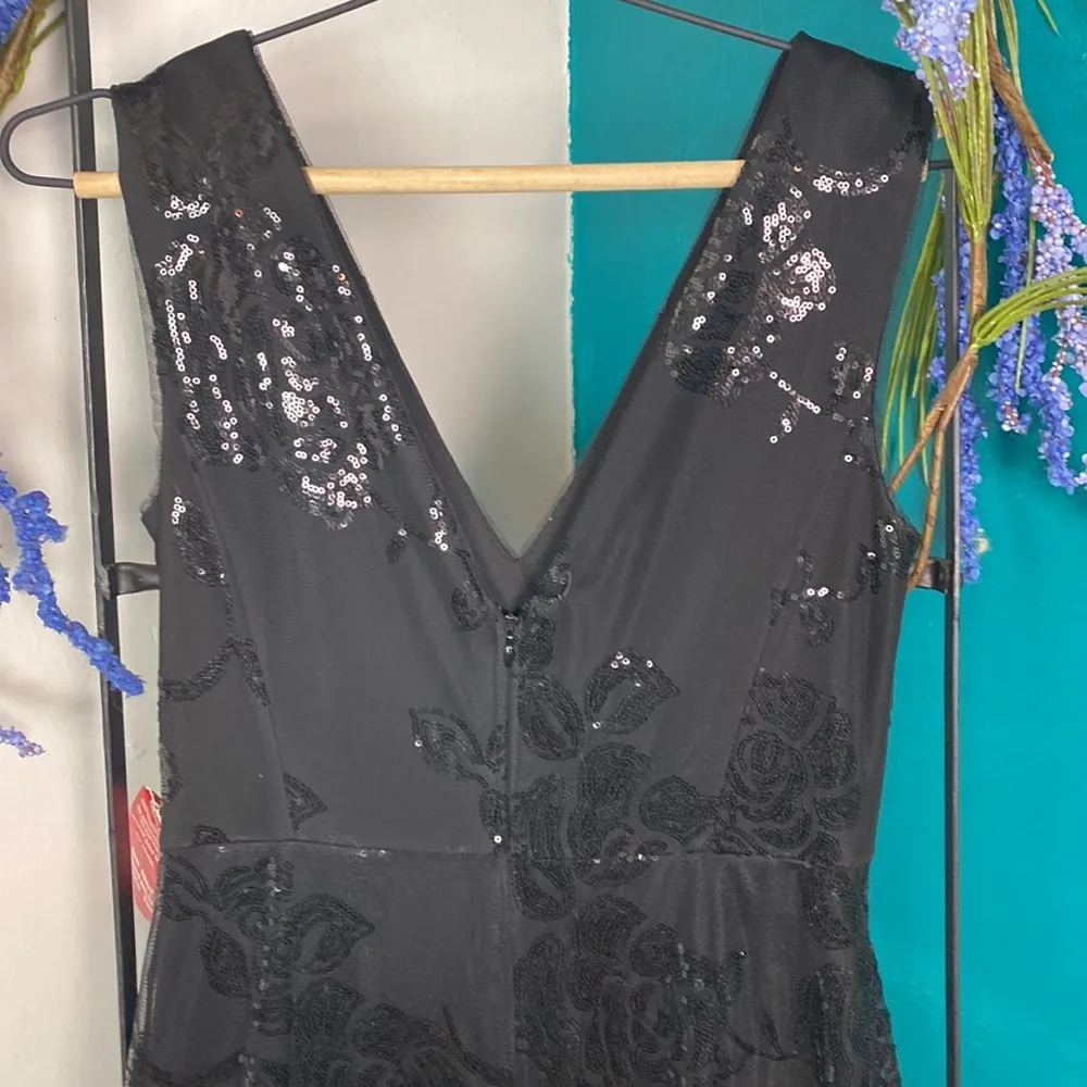 Karl Lagerfeld Paris black sequin overlay classic v neck gown NWT - Image 4