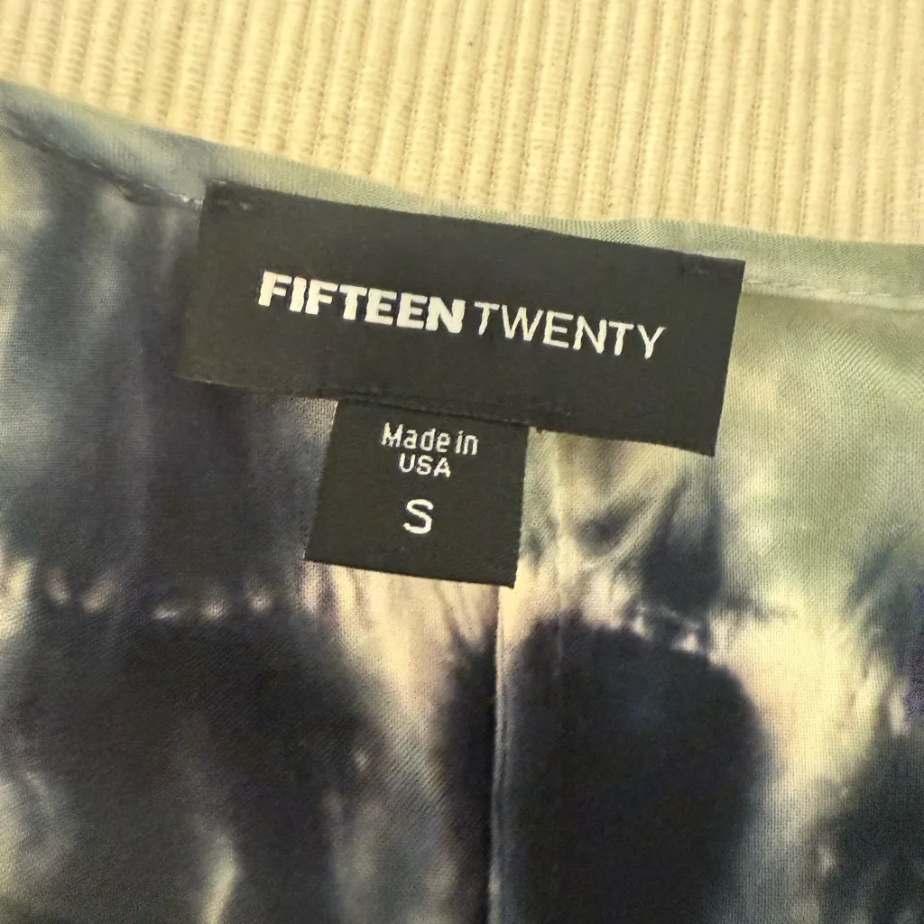 Fifteen Twenty Tie-Dye Fringe Hem Boho Tunic Top Size Small - Image 4