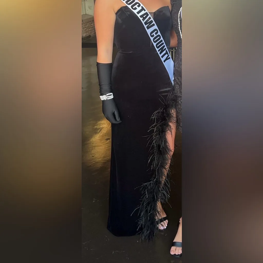 Elegant Black Velvet Dress with Feather Trim Size 12 - Image 2