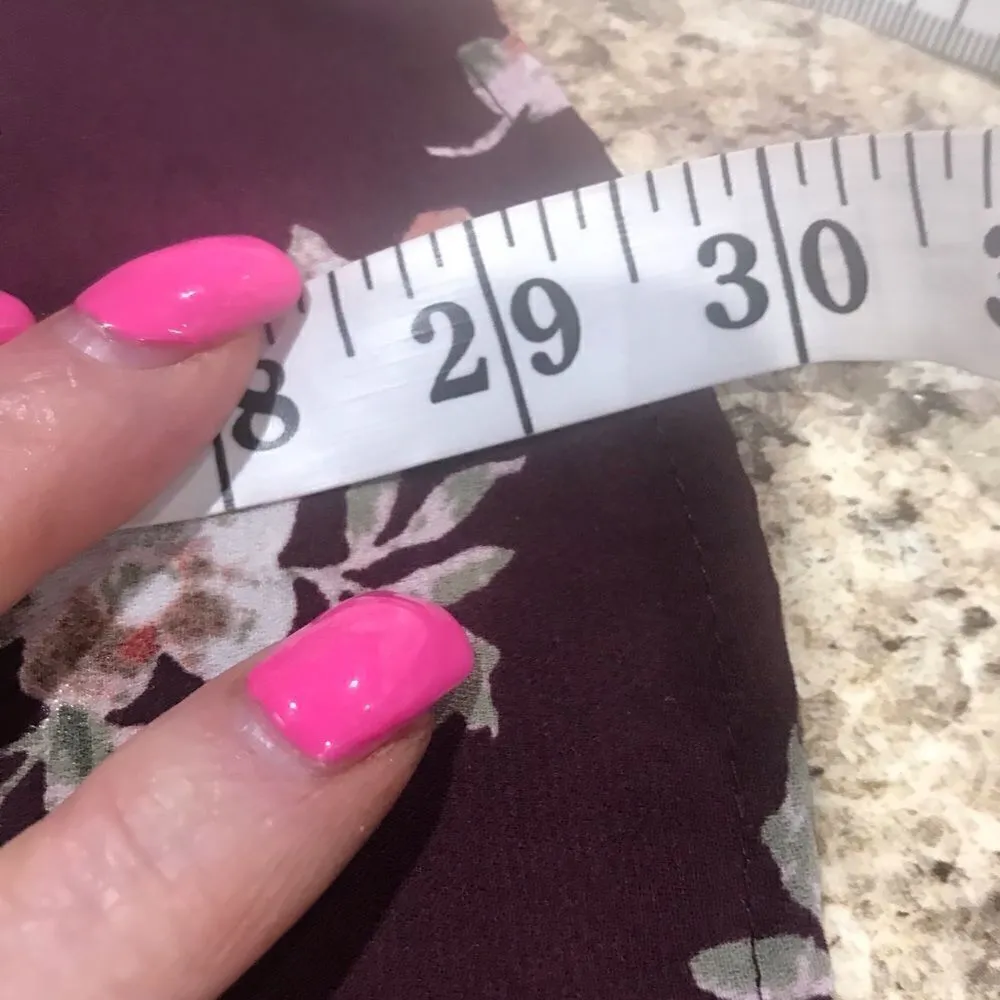 Rue 21 Size Medium Burgundy Floral Blouse - Image 9