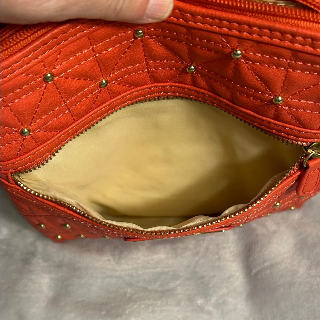 Nicole Miller Coral Colored Quilted Crossbody Bag - Image 5
