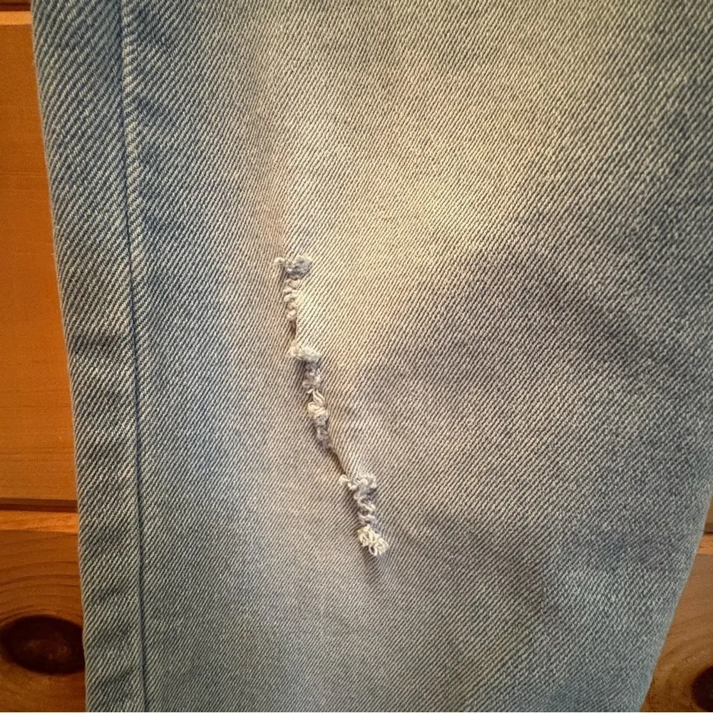 Altar’d State Distressed Light Wash Denim Jeans size 25/1. - Image 5