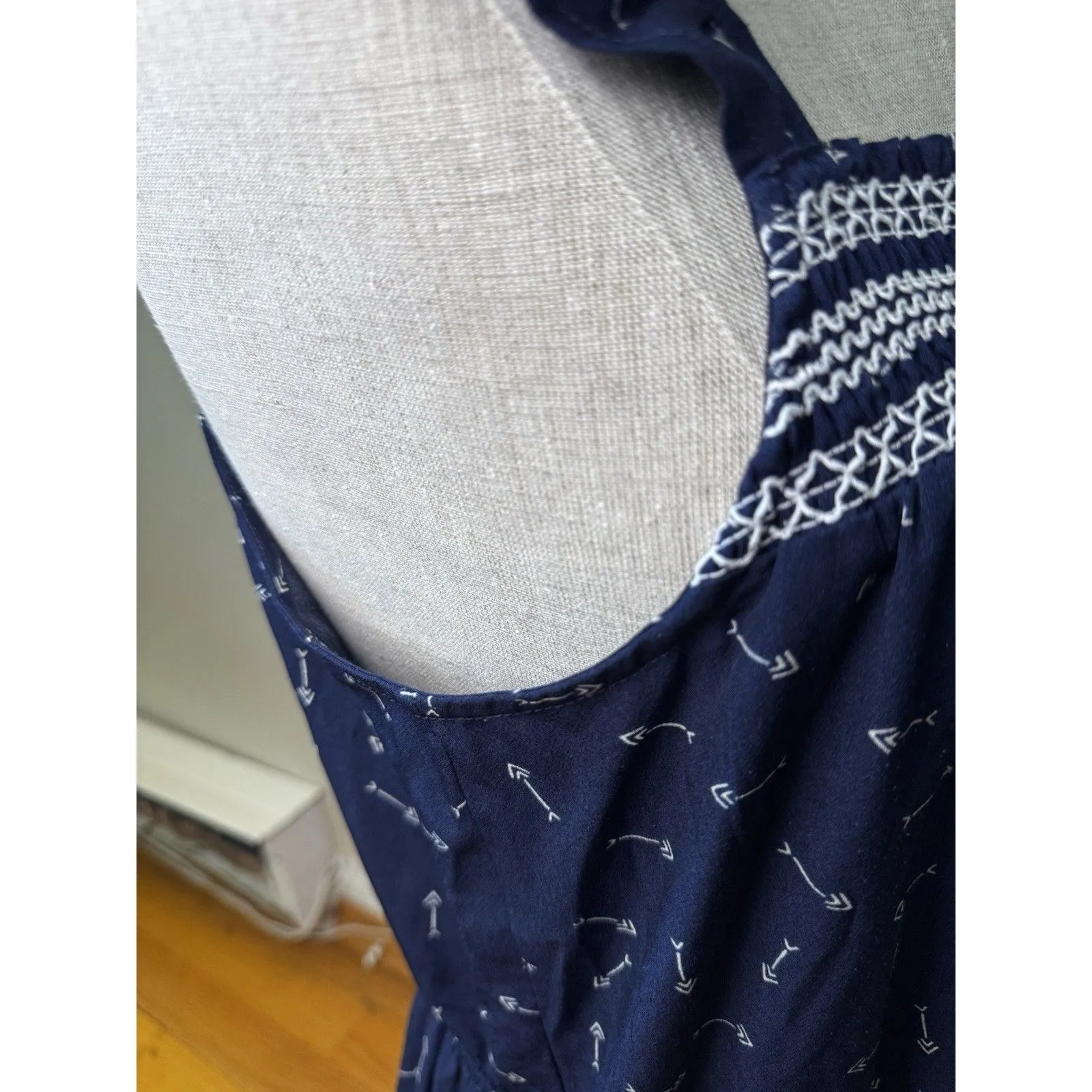 Xhilaration Flutter Sleeve Arrow Navy Knee-Length Lightweight Summer Dress Sz M - Image 8