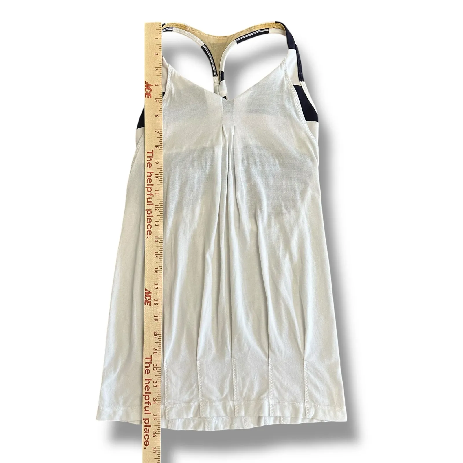 Lululemon Women’s Size 6 White‎ Navy Racerback Tank Top Built-In Bra Yoga Gym - Image 6