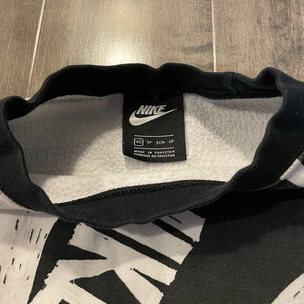 Nike Big Logo Crop - Image 2
