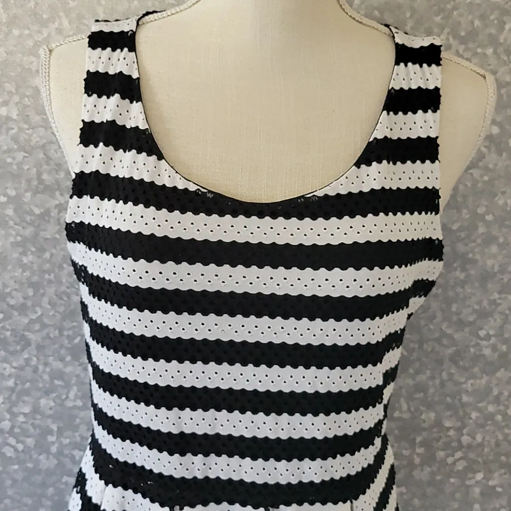 Elle striped fit and flare dress size 14 - Image 2