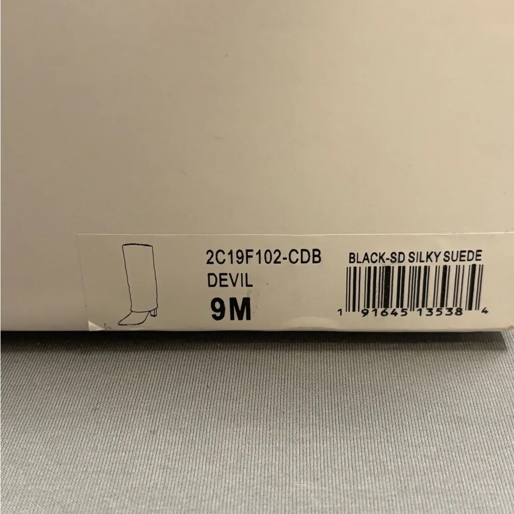 Charles David women’s devil boots size 9 black suede excellent condition - Image 2