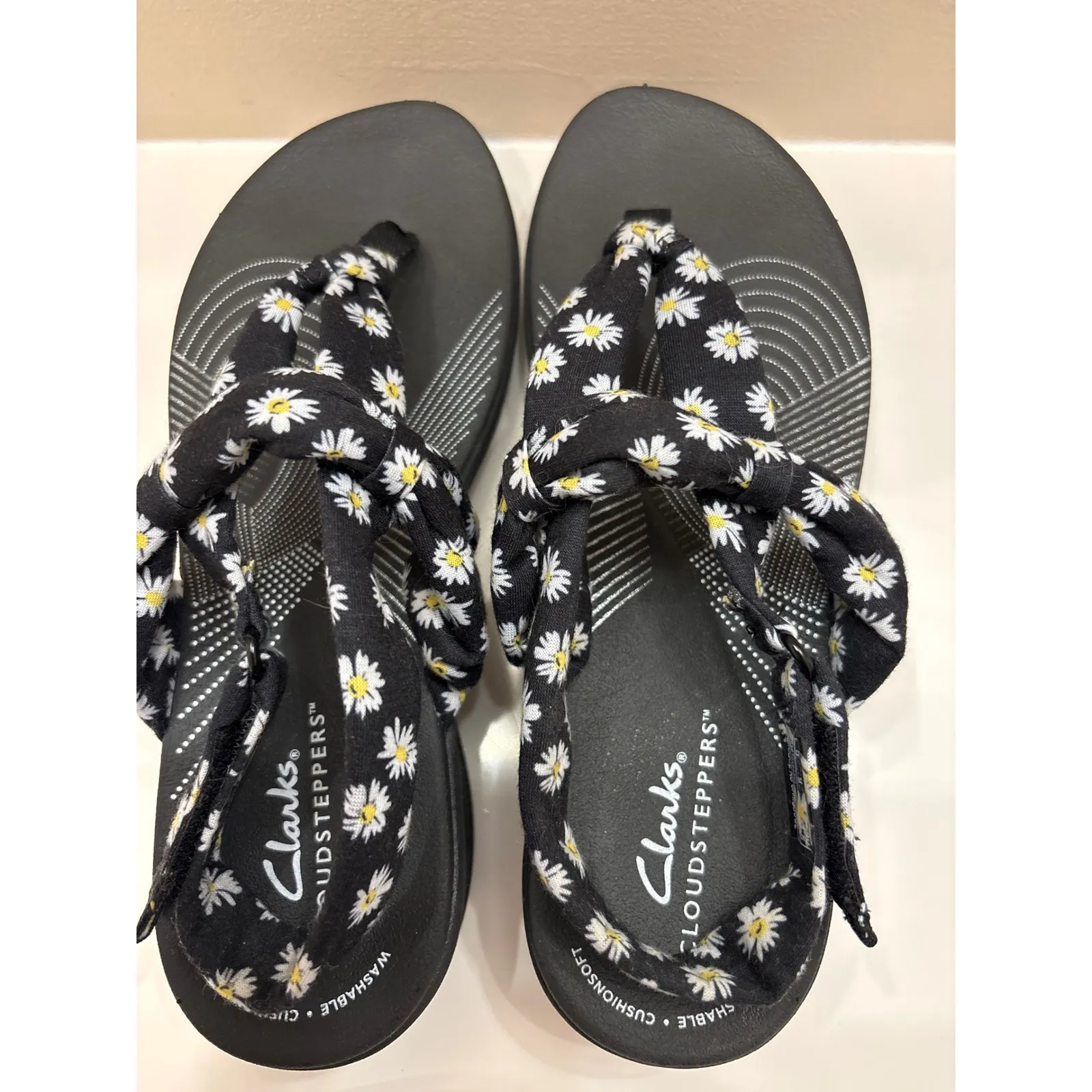 Clarks Cloudsteppers Women's Sandals‎ Size 8M Black Daisy Adjustable Strap - Image 2