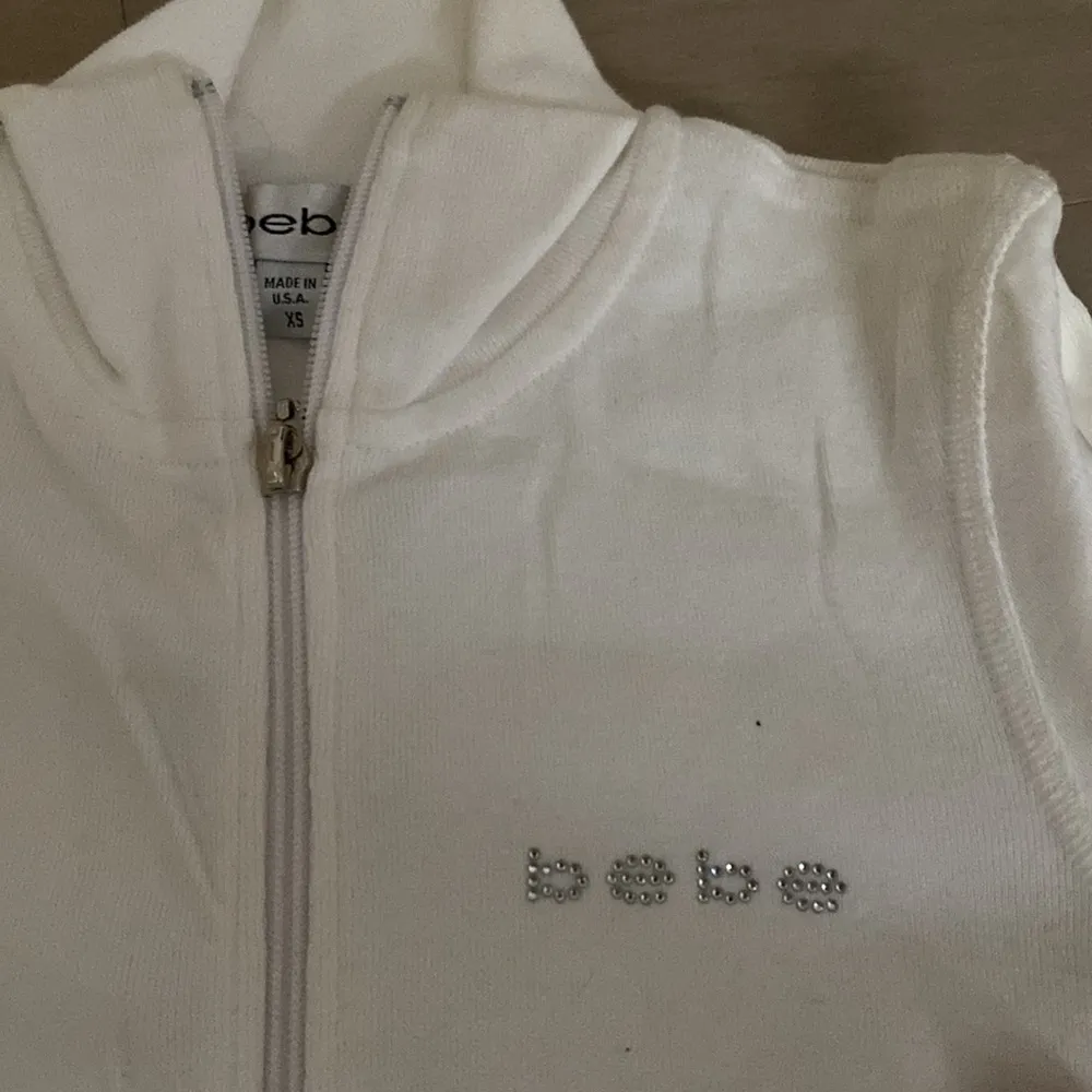 Y2K bebe rhinestone track jacket white XS - Image 2