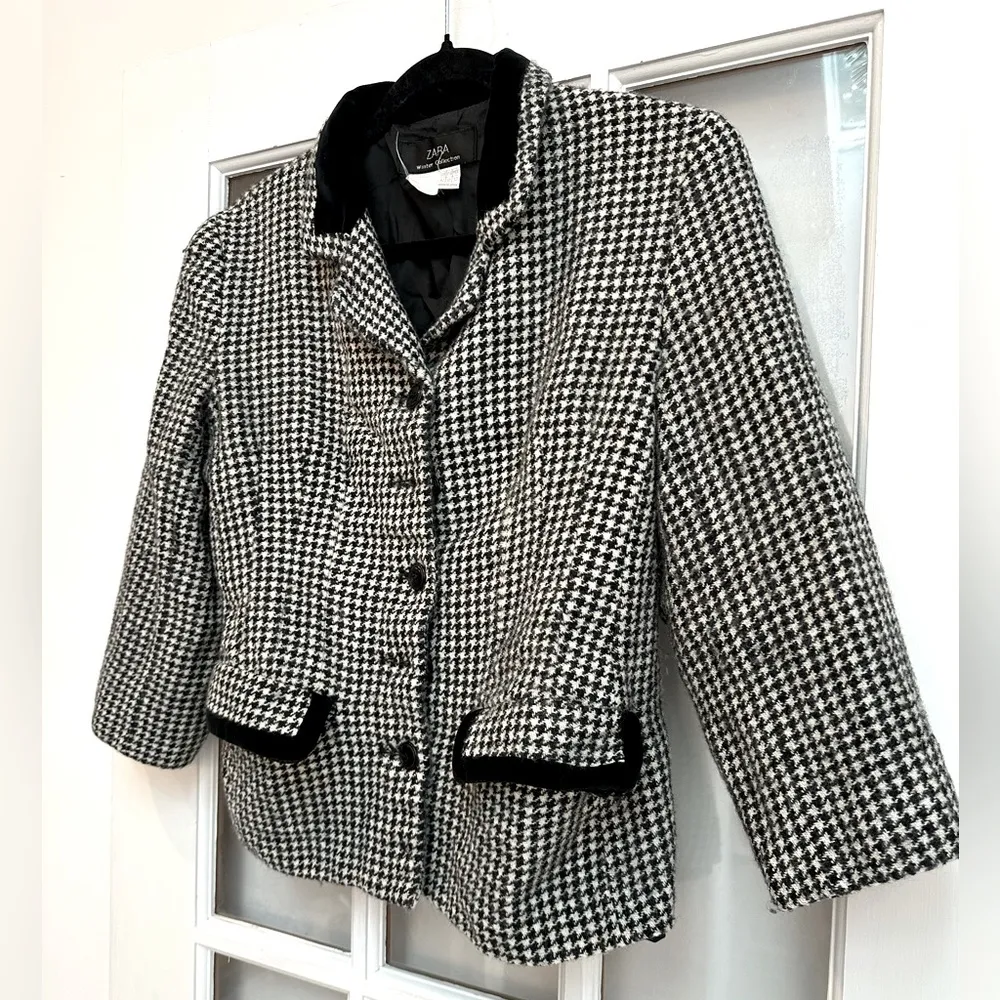 Vintage Zara Black & White Houndstooth Blazer 100% Wool Velvet Trim Size 10 Med - Image 2
