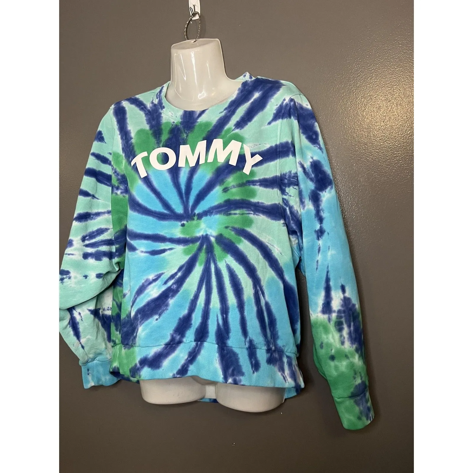 Tommy Hilfiger Sweatshirt Womens Medium Blue Green Tie Dye TOMMY Logo Crewneck - Image 3