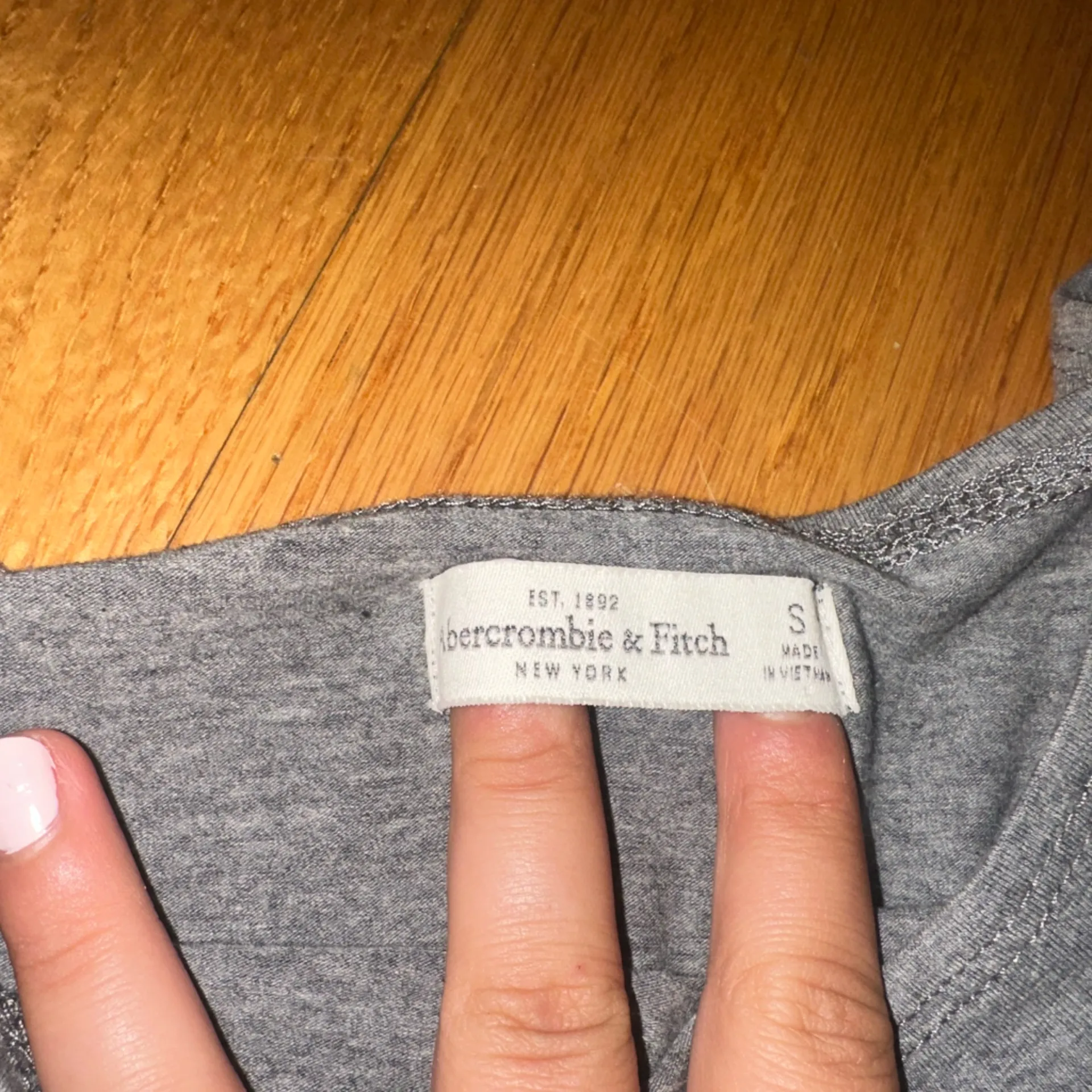 Abercrombie & Fitch Gray Off-Shoulder Bodysuit - Image 2