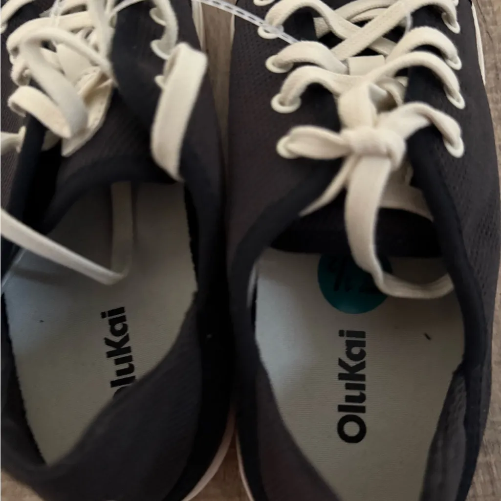 OluKai Pehuea Lī women's size 7.5 sneakers in black mesh Nwob - Image 6