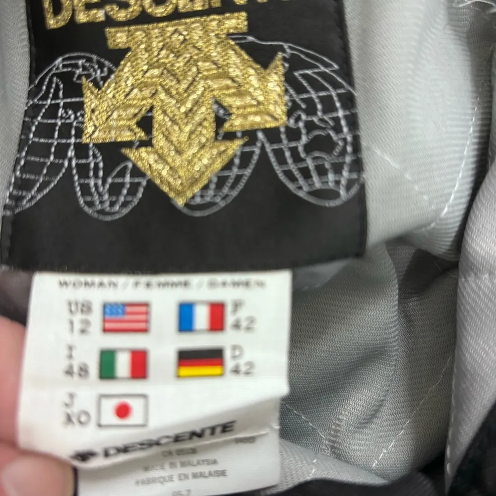 Descente insulated professional snowboard/Ski pants Black Size 12 - Image 8