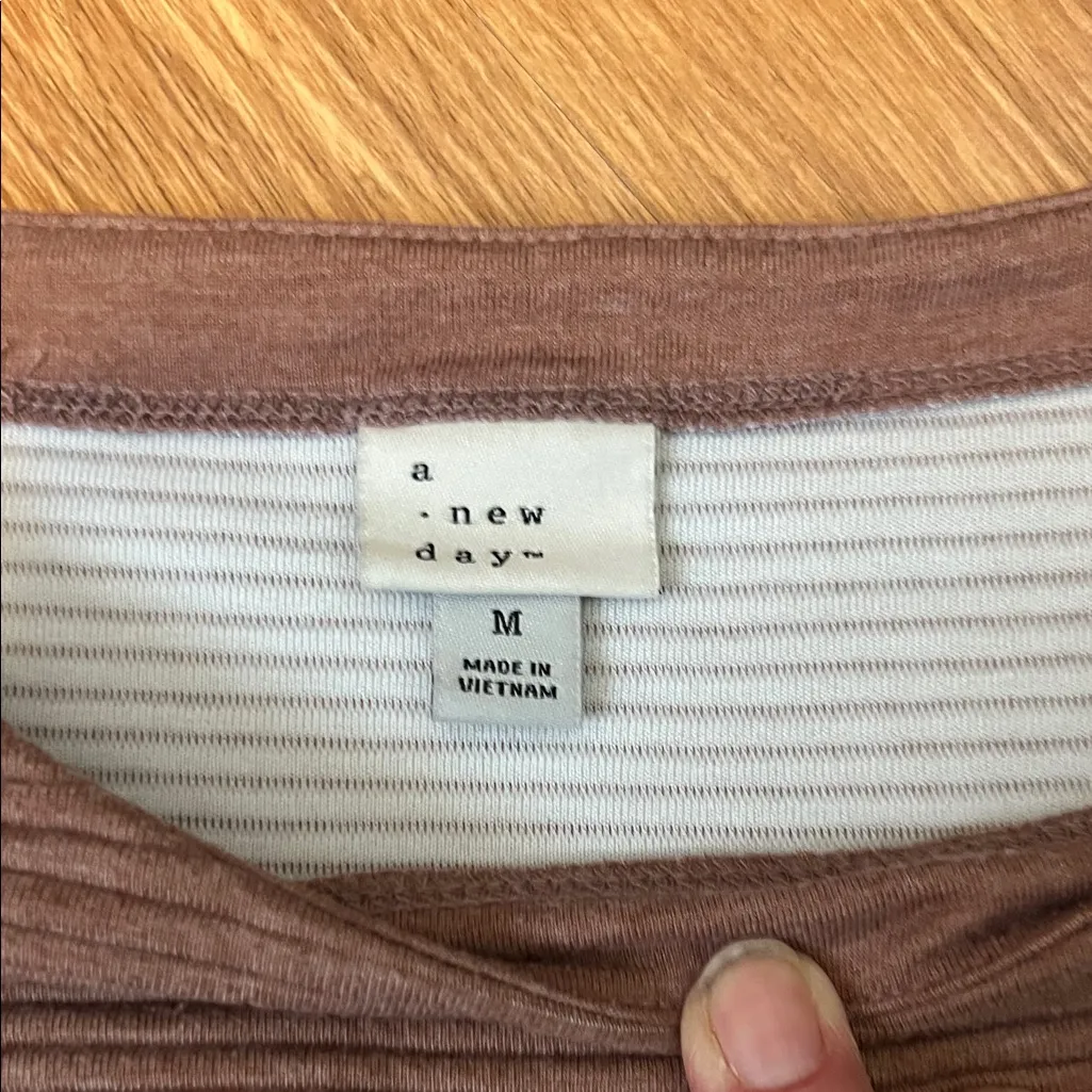 A New Day Brown ribbed Top excellent condition. - Image 2