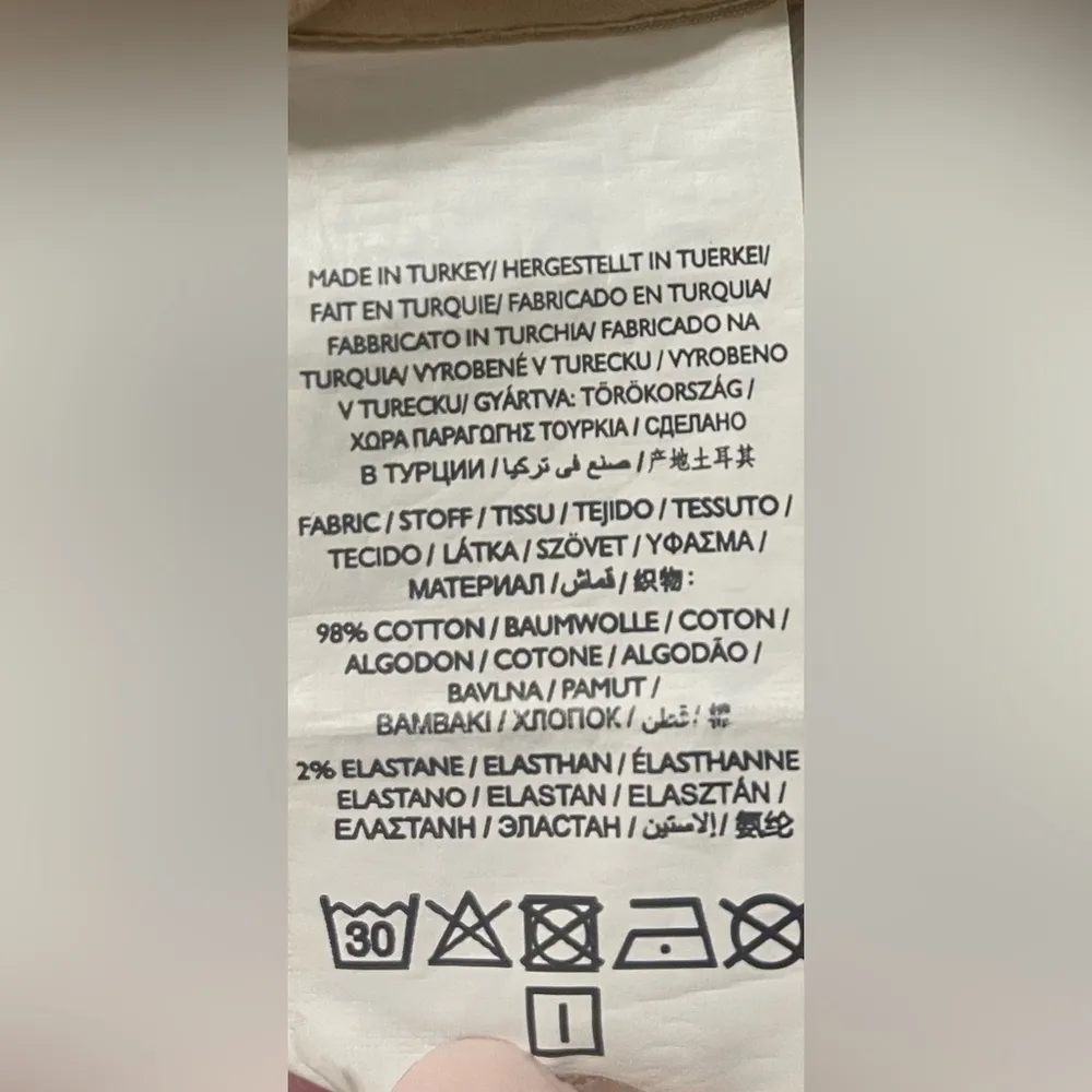 GANT white chino skirt. Size 8 - Image 6