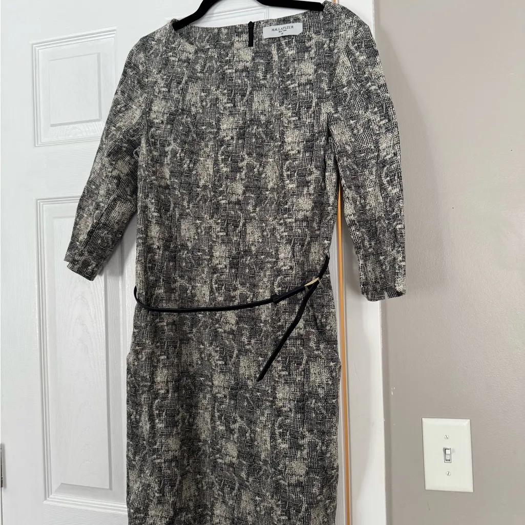 M M LaFleur Etsuko Crackle Pattern Dress With Belt Sophisticated Business Event - Image 4