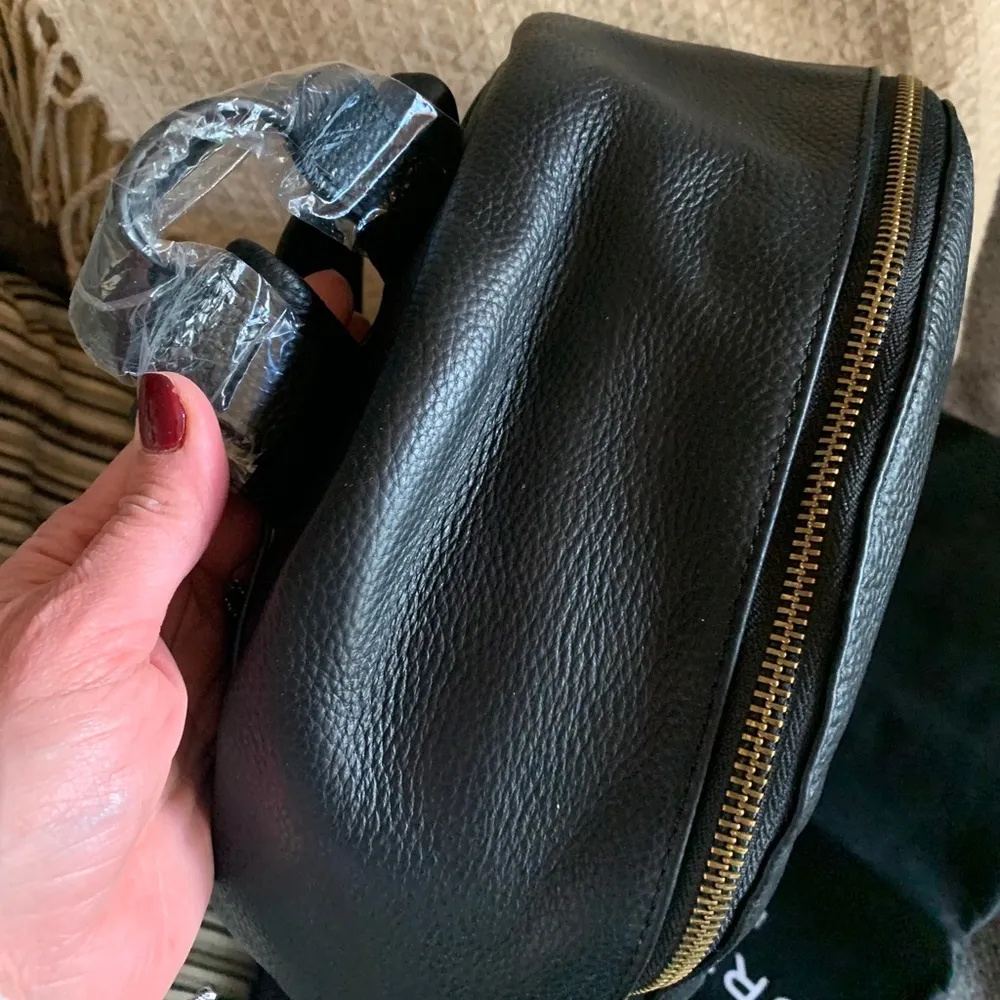 Authentic KURT GEIGER LONDON Pebbled leather two way top zip backpack - Image 5