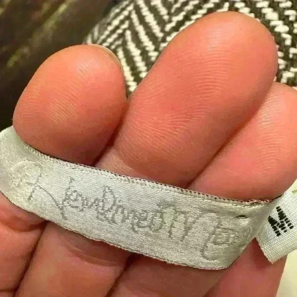 Women’s Black&White Wool Vest - Image 3