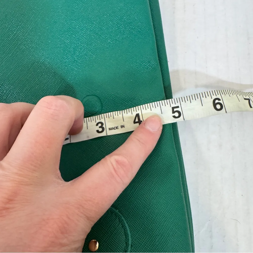 Arbonne Green Faux Leather Toiletries Bag Travel Unisex Makeup - Image 2