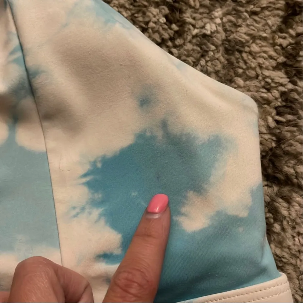 Fabletics sports bra, size small - Image 7