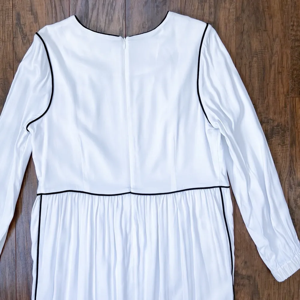 Universal Standard • Arga Outline Dress white black piping midi minimalist - Image 11