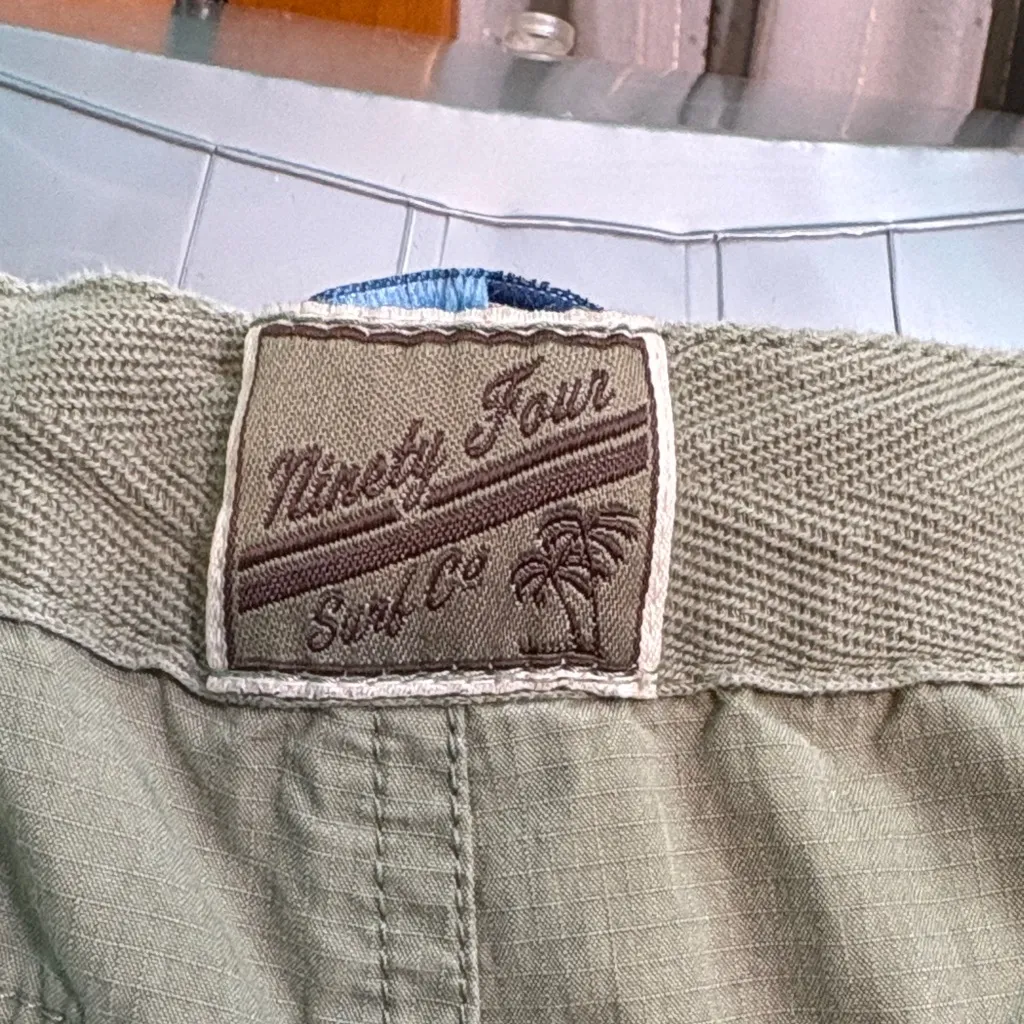 Old Navy Sage Low Waist Green Cargo Pants - Image 9