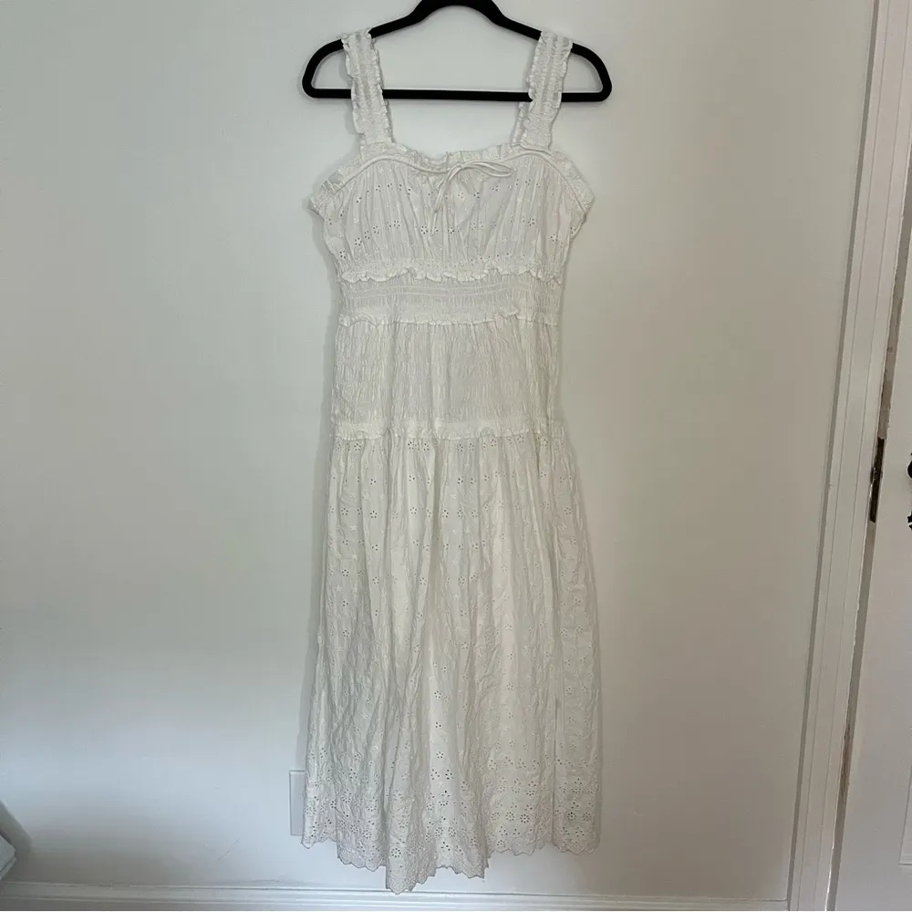 × DÔEN White Eyelet Smocked Waist Tiered Scalloped Hem Cotton Dress Small - Image 4