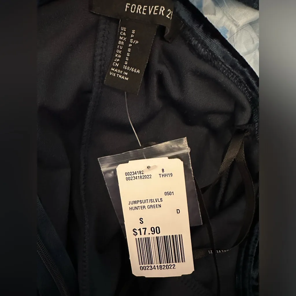 NWT - Forever 21 halter velvet romper with open back and straps - Image 6