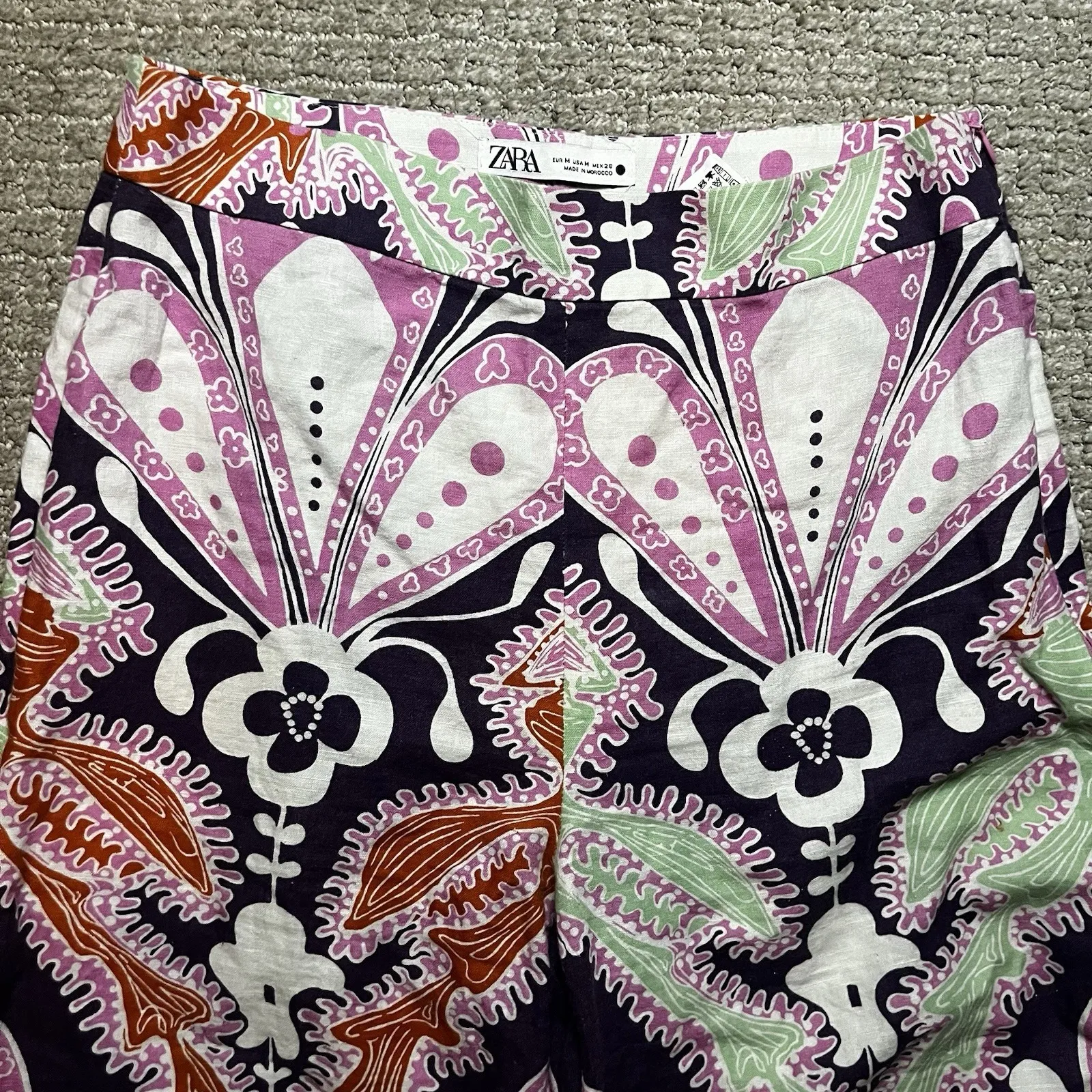 Zara‎ Woman's Medium Floral Flared Pants - Image 3