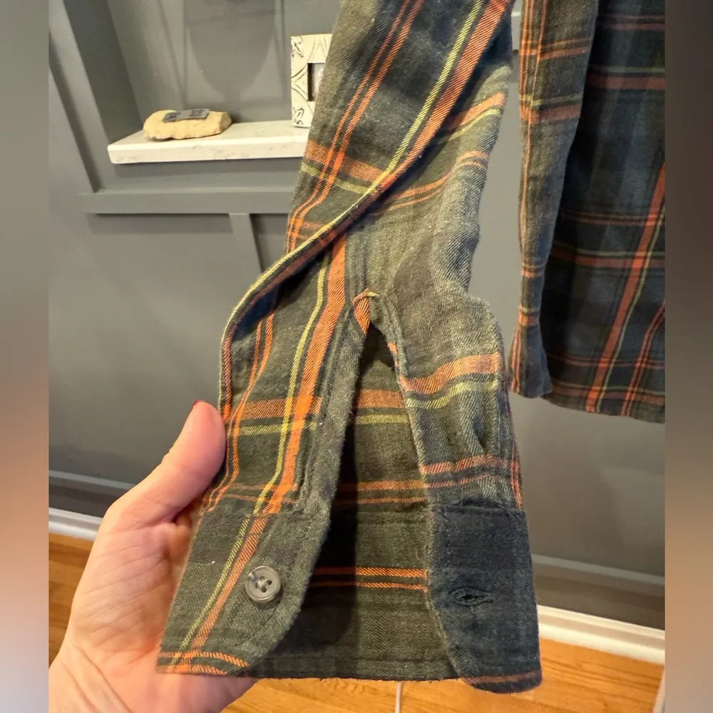 PrAna Alfie Flannel Women's Long Sleeve Shirt. Color Evergreen. Size Small. - Image 8