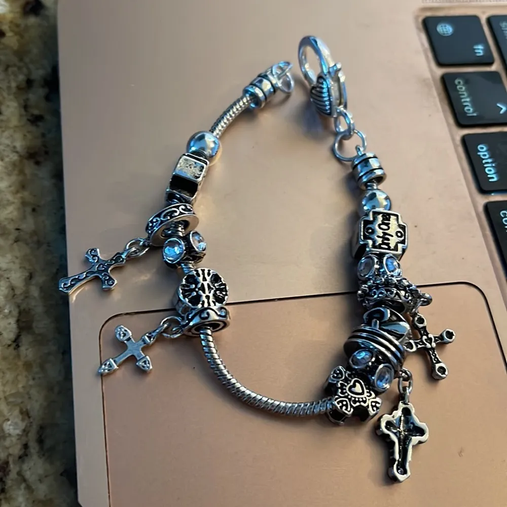 New Catherine Malandrino Charm bracelet Cross - Image 2