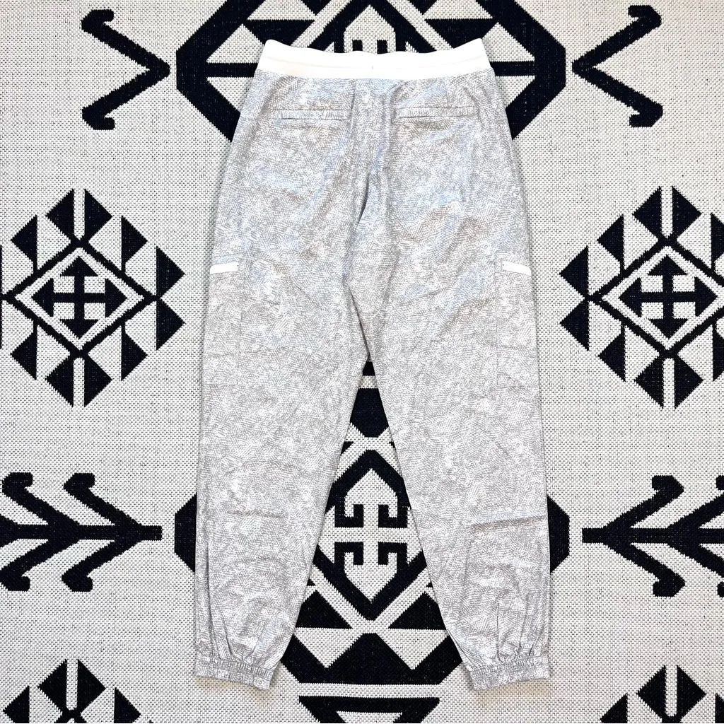 Athleta Venture Printed Jogger Pants Size 6 Tall - Image 12