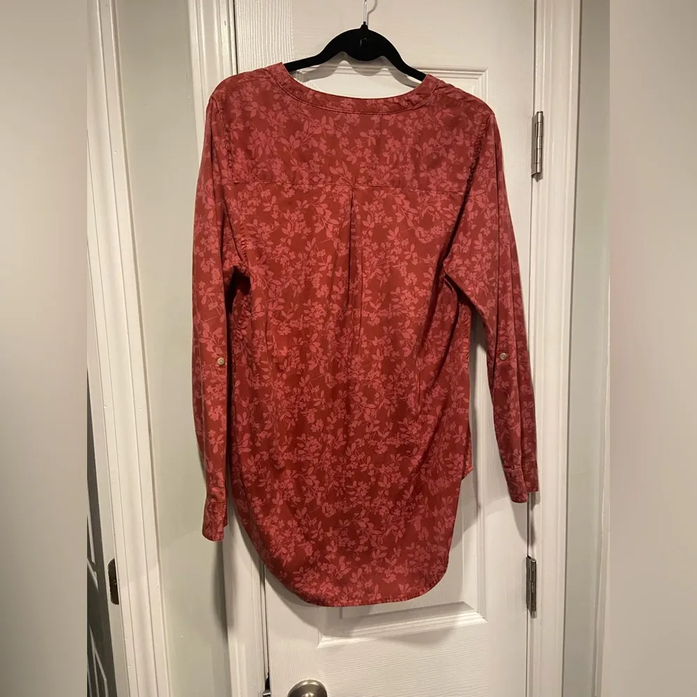 L.L. Bean Size M Pink Floral V Neck Henley Long Sleeve Pullover Cotton Blend Top Size M - Image 8