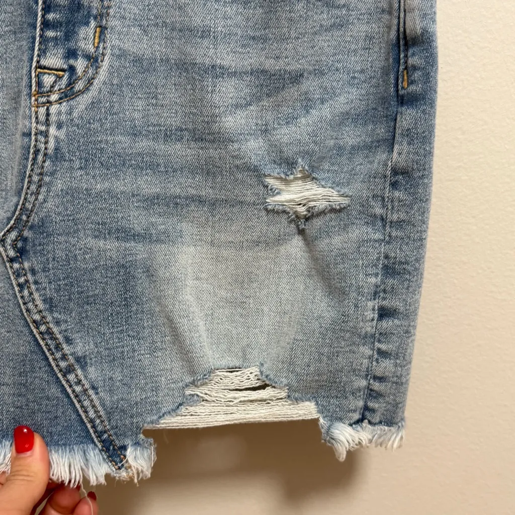 American Eagle high rise light wash distressed stretch denim mini skirt 2 NWT - Image 3